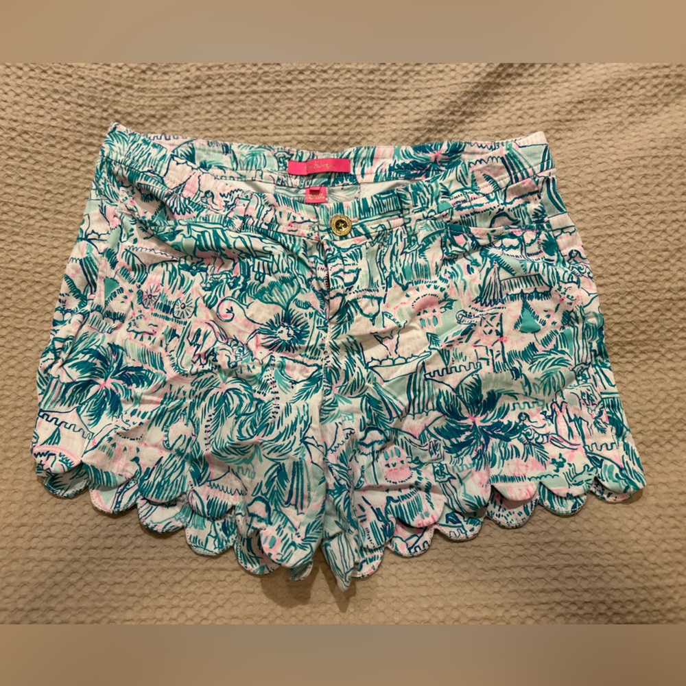 Lilly Pulitzer scallop hem shorts
